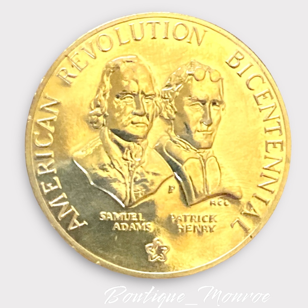 1976 Medal American Revolution Bicentennial ~ 26 gram 1.25" Diameter